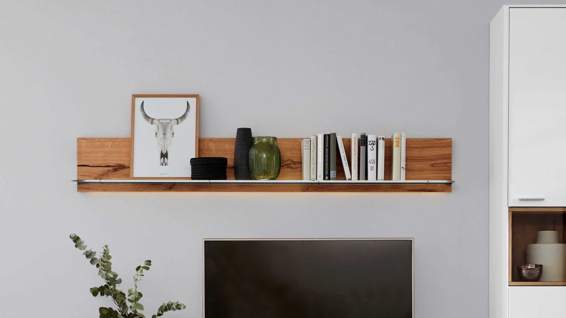 Wandregal Interliving aus Holz in Holzfarben Interliving Wohnzimmer Serie 2102 - Wandregal 617 Asteiche – Länge ca. 176 cm