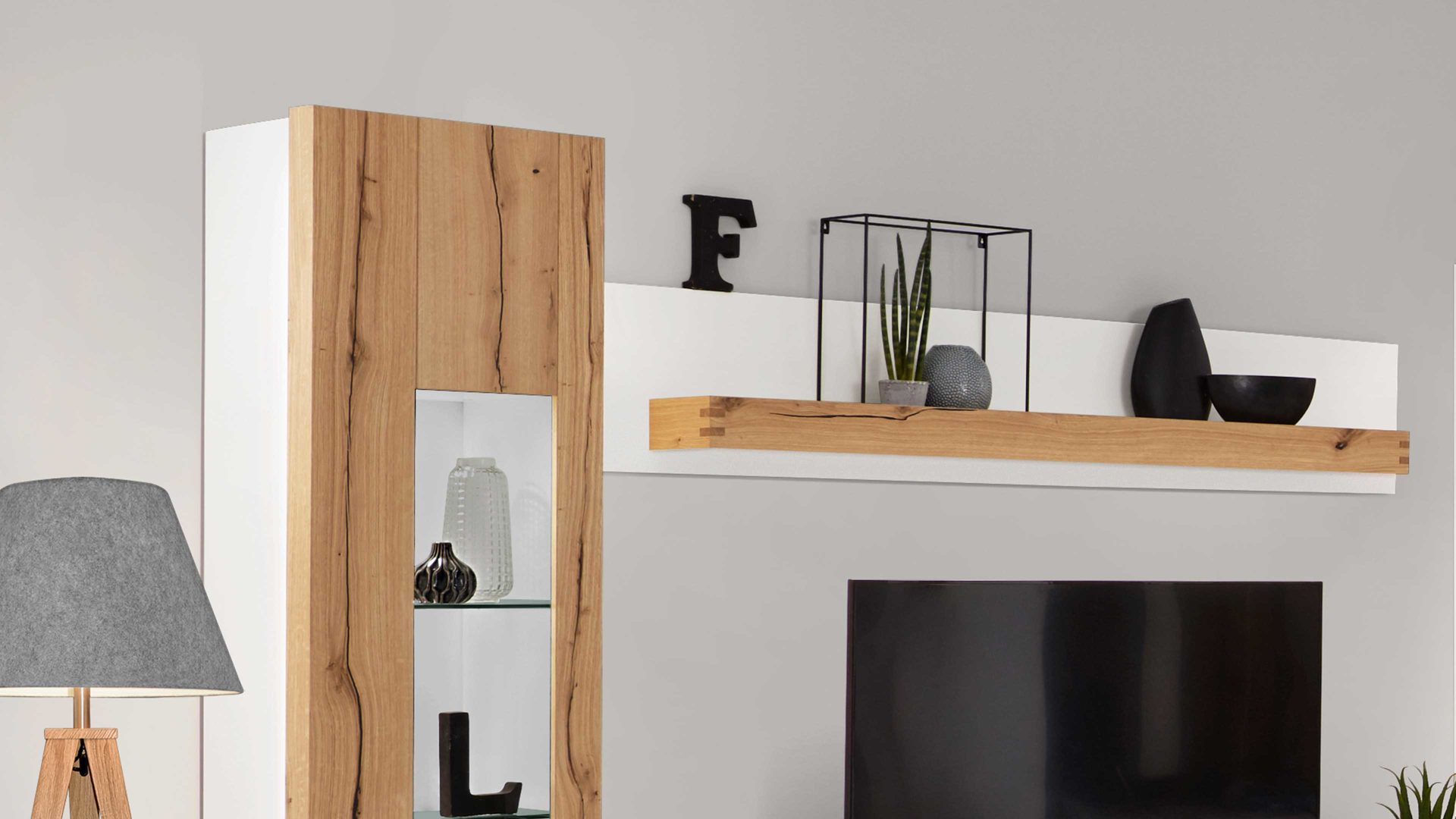 Wandregal Interliving aus Holz in Weiß Interliving Wohnzimmer Serie 2103 – Wandregal 560731 Weiß & Asteiche – Länge ca. 211 cm