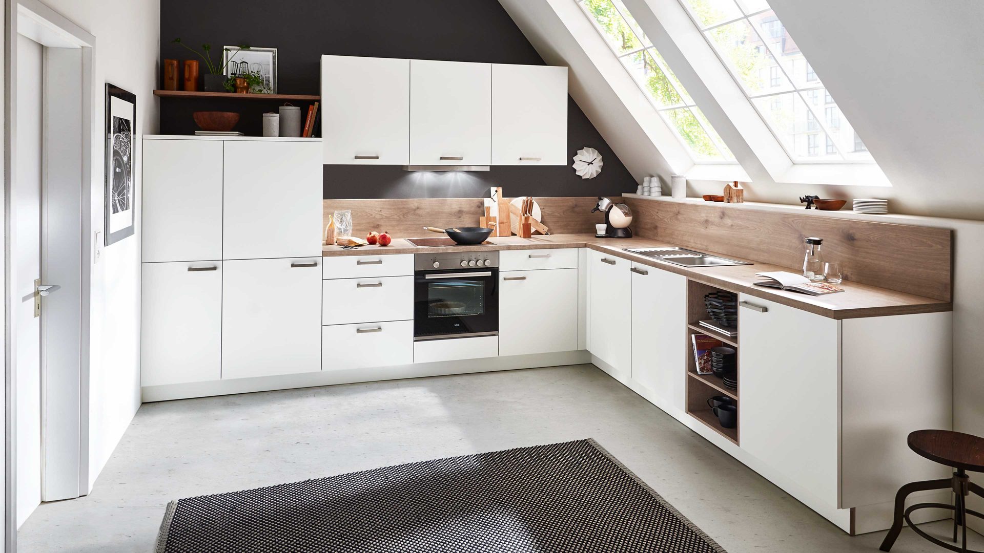 Einbauküche Nolte® küchen aus Holz in Weiß nolte® Einbauküche Plus mit privileg-Einbaugeräten Weiß & Steineiche - Stellfläche ca. 350 x 290 cm