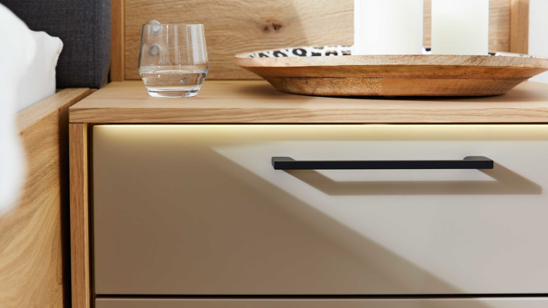 Möbelbeleuchtung Interliving aus Kunststoff in Weiß Interliving Schlafzimmer Serie 1023 – Vorderkantenbeleuchtung Breite ca. 50 cm