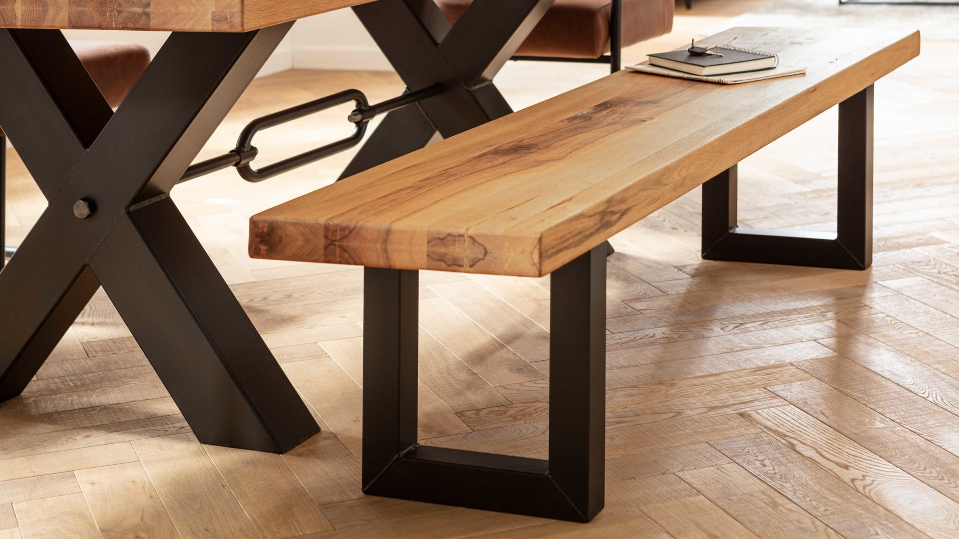 Holzbank Niehoff sitzmoebel aus Holz in Holzfarben WOODS & TRENDS Sitzbank Vintage-Dining als Massivholzmöbel Balkeneiche & geschwärztes Roheisen - Länge ca. 200 cm