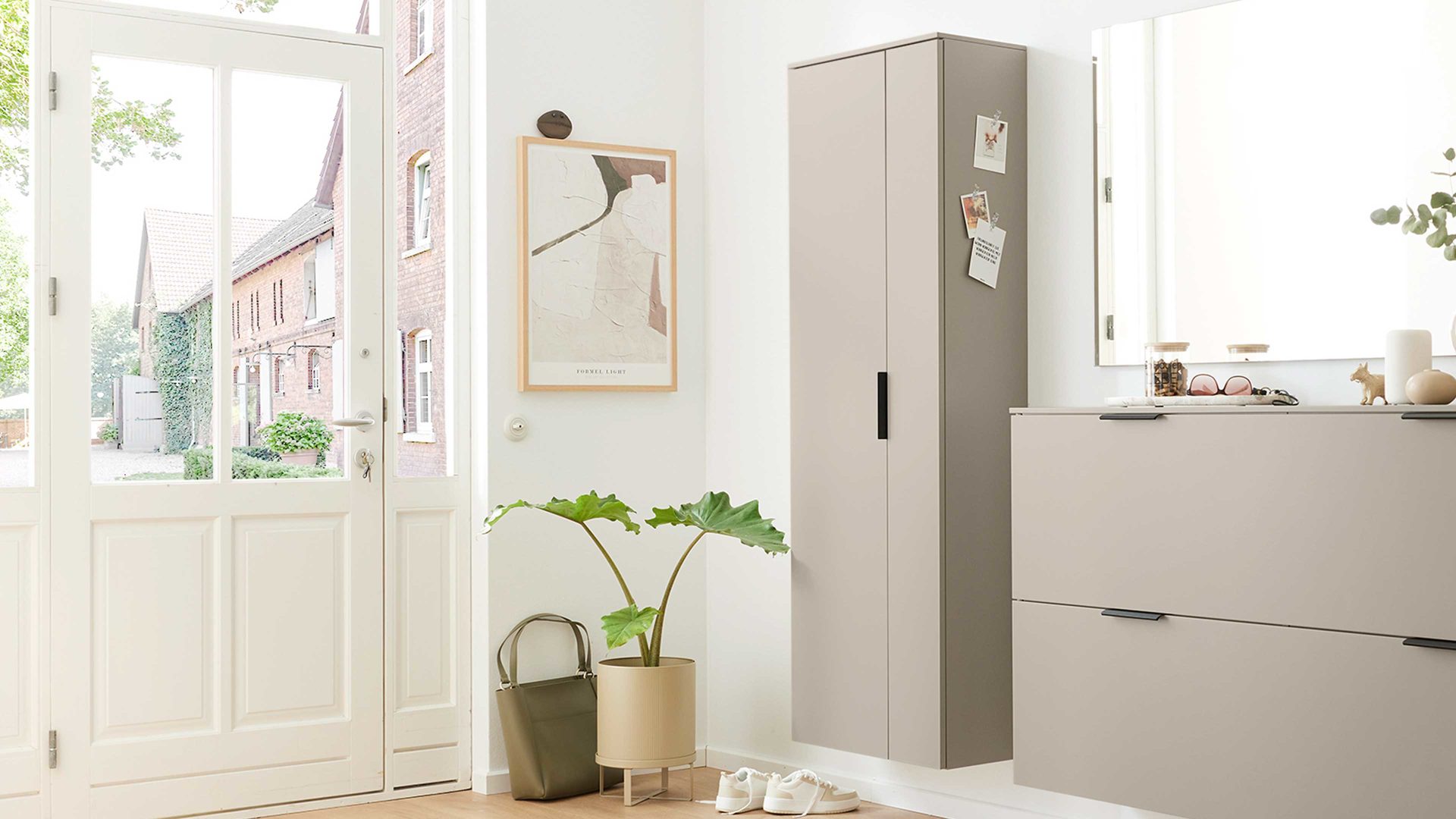 Garderobenschrank Interliving aus Holz in Hellgrau Interliving Garderobe Serie 6012 - Garderobenschrank graubeiger Mattlack - zwei Türen, Höhe ca. 180 cm