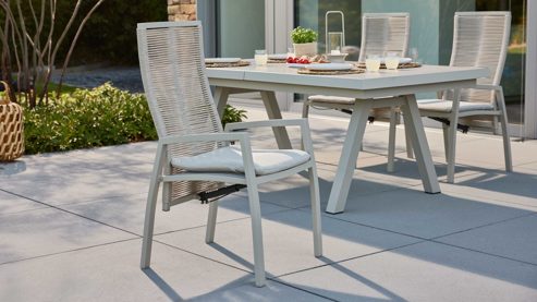 Gartenmöbel-Set Interliving aus Metall in Beige Interliving Gartenmöbel Serie 7011 - Essgruppe mit vier Stühlen beiger gesinterter Stein, Rope & Olefin, taupefarbenes Aluminium