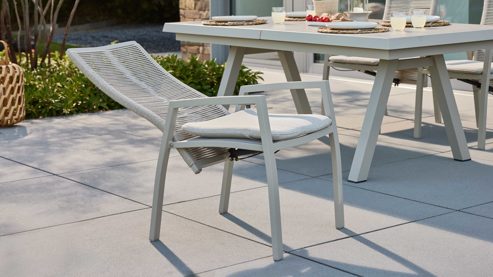 Gartenmöbel-Set Interliving aus Metall in Beige Interliving Gartenmöbel Serie 7011 - Essgruppe mit vier Stühlen beiger gesinterter Stein, Rope & Olefin, taupefarbenes Aluminium