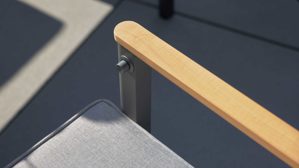 Gartenmöbel-Set Interliving aus Stein in Anthrazit Interliving Gartenmöbel Serie 7014 - Essgruppe mit Ausziehtisch betonfarbener Sinterstein, anthrazitfarbenes Aluminium & TEXTILENE®