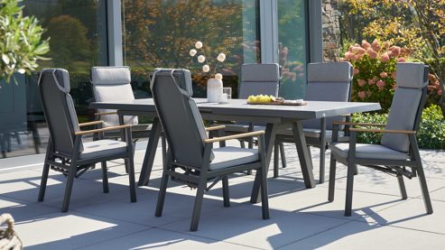 Gartenmöbel-Set Interliving aus Stein in Anthrazit Interliving Gartenmöbel Serie 7014 - Essgruppe mit Ausziehtisch betonfarbener Sinterstein, anthrazitfarbenes Aluminium & TEXTILENE®