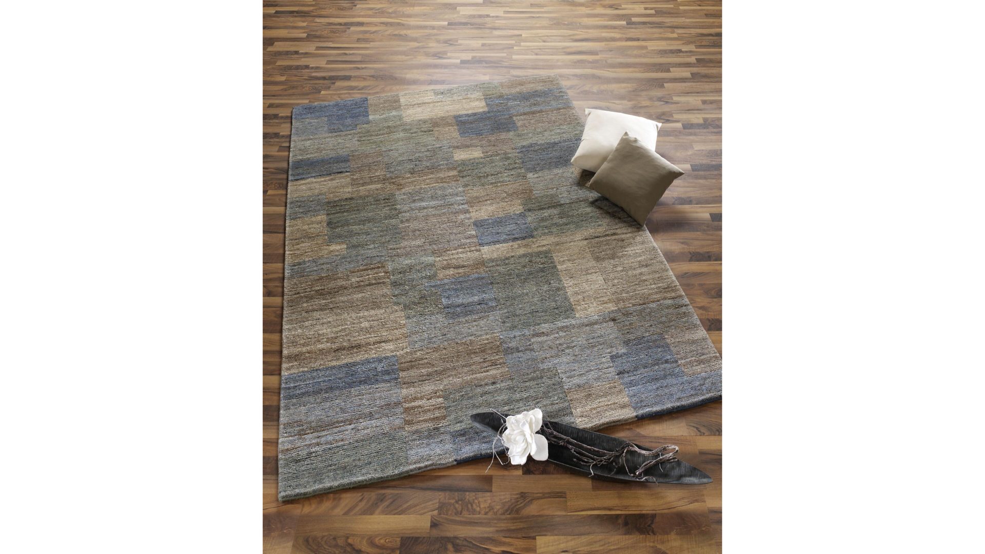 Nepalteppich Oci aus Naturfaser in Grau Nepalteppich Elegant New Lima für Ihre Wohnaccessoires silber-graue Schurwolle – ca. 200 x 300 cm