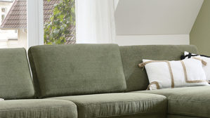 Ecksofa SOFAkultur aus Stoff in Grün SOFAkultur Programm SK 239 - Ecksofa mit Federkern olivgrüner Feincord & schwarze Metallfüße 192 - Stellfläche ca. 292 x 185 cm