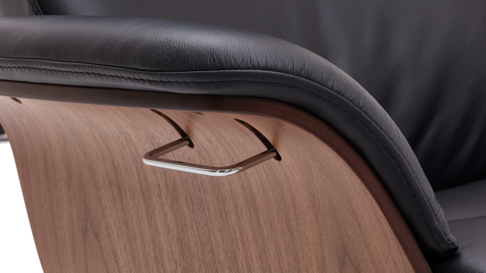 Relaxsessel Conform® aus Leder in Holzfarben CONFORM® Relaxsessel Timeout mit Lederbezug Walnuss-Sitzschale, schwarzes Leder Memo & schwarzes Aluminiumgestell