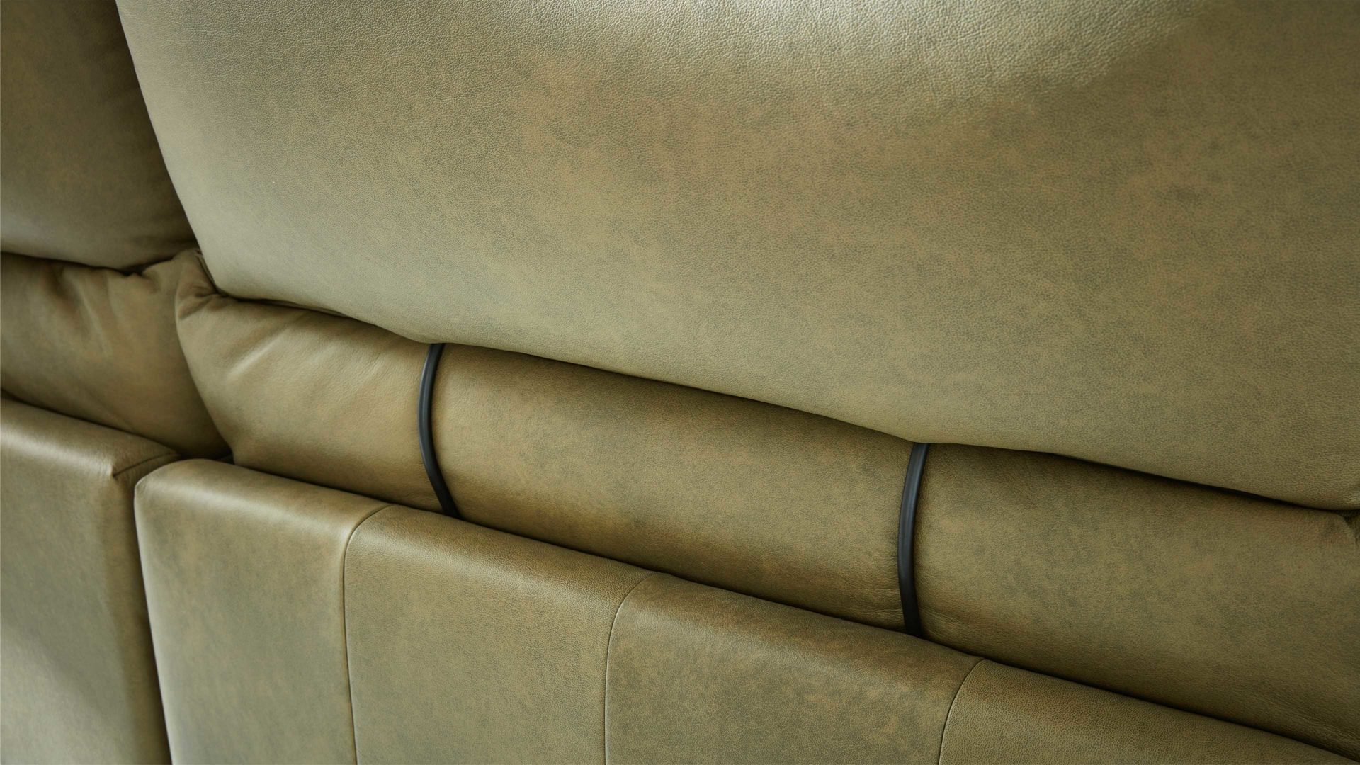 Kopfstütze Interliving aus Leder in Grün Interliving Sofa Serie 4400 - Kopfstütze olivgrünes Leder EVI 33 - Breite ca. 82 cm