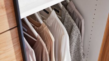 Kleiderschrank Interliving aus Holz in Grau Interliving Schlafzimmer Serie 1024 – Schwebetürenschrank Design 25,  Taupe & Balkeneiche - zwei Türen, Breite ca. 301 cm