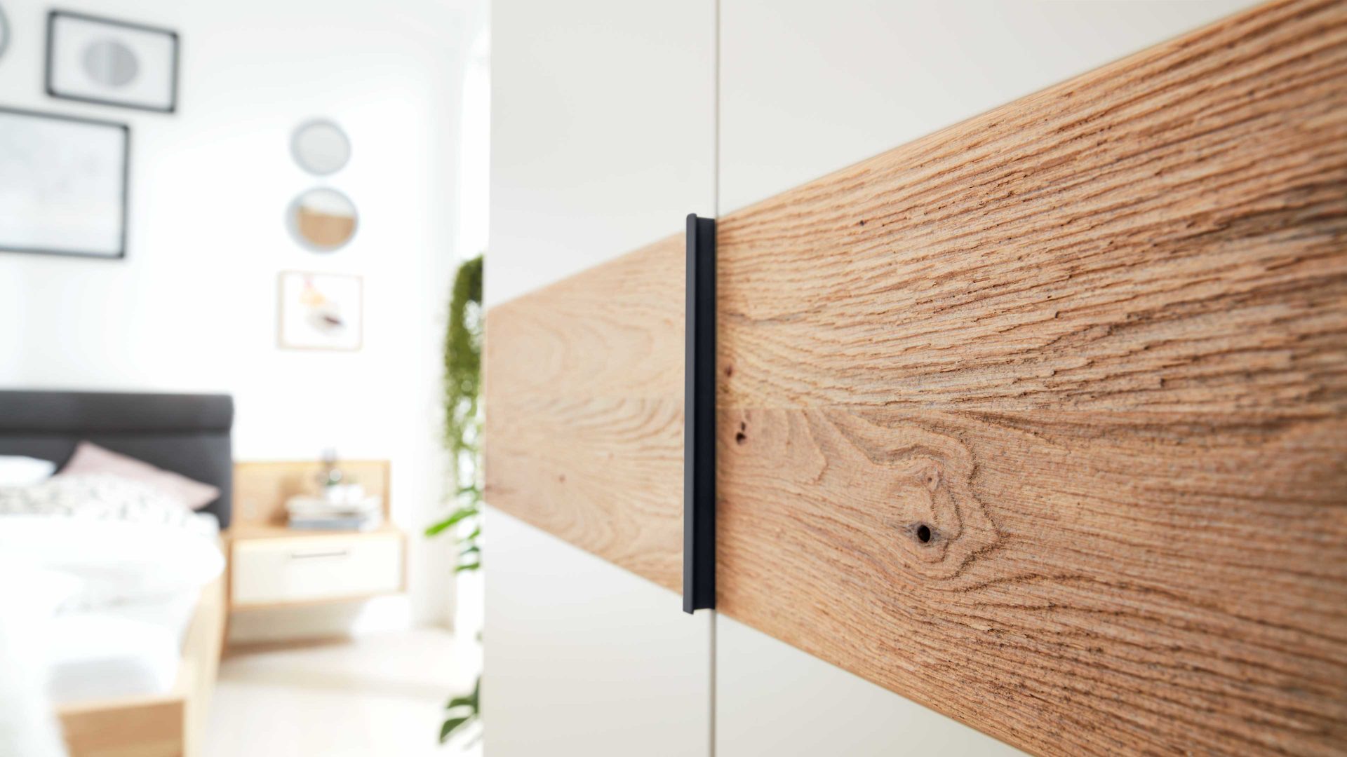 Komplettzimmer Interliving aus Holz in Weiß Interliving Schlafzimmer Serie 1023 – Komplettzimmer Weiß & Balkeneiche - vierteilig