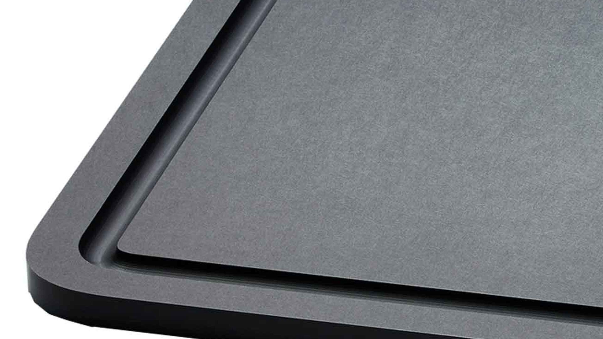 Schneidbrett Continenta aus Holz in Schwarz CONTINENTA Duracore - Tranchierbrett schwarzer Recycling-Werkstoff – ca. 27 x 39 cm