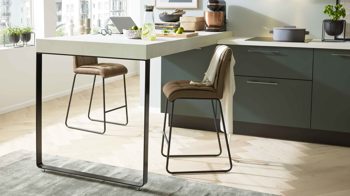 Einbauküche Interliving aus Holz in Dunkelgrün Interliving Küche Serie 3059 mit privileg Einbaugeräten Black Green - Stellfläche ca. 220 x 480 cm