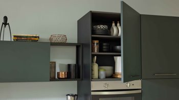 Einbauküche Interliving aus Holz in Dunkelgrün Interliving Küche Serie 3059 mit Einbaugeräten Black Green - Stellfläche ca. 220 x 480 cm