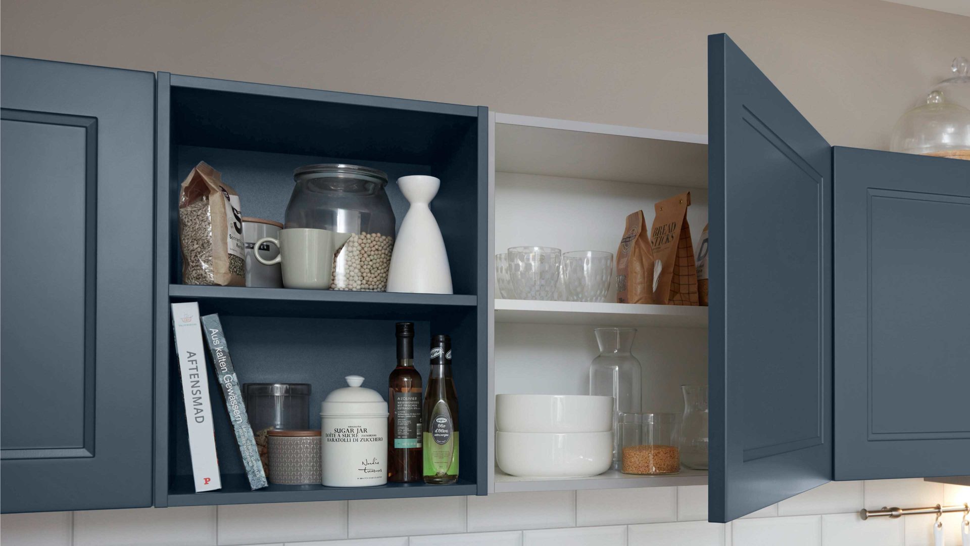 Einbauküche Nobilia® aus Holz in Blau nobilia® Einbauküche Cascada mit AEG Einbaugeräten Fjordblau & Steingrau - zweiteilig