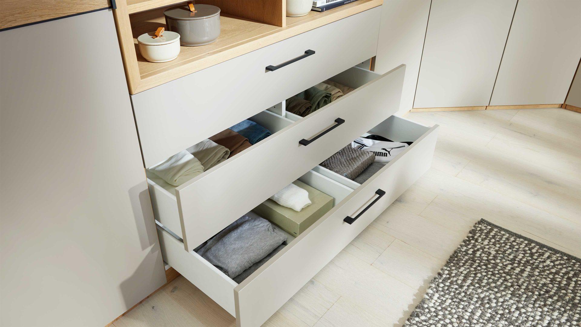 Kleiderschrank Interliving aus Holz in Grau Interliving Kleiderschrank Serie 1207 – Eckschrank Taupe & Balkeneiche - Stellfläche ca. 293 x 252 cm