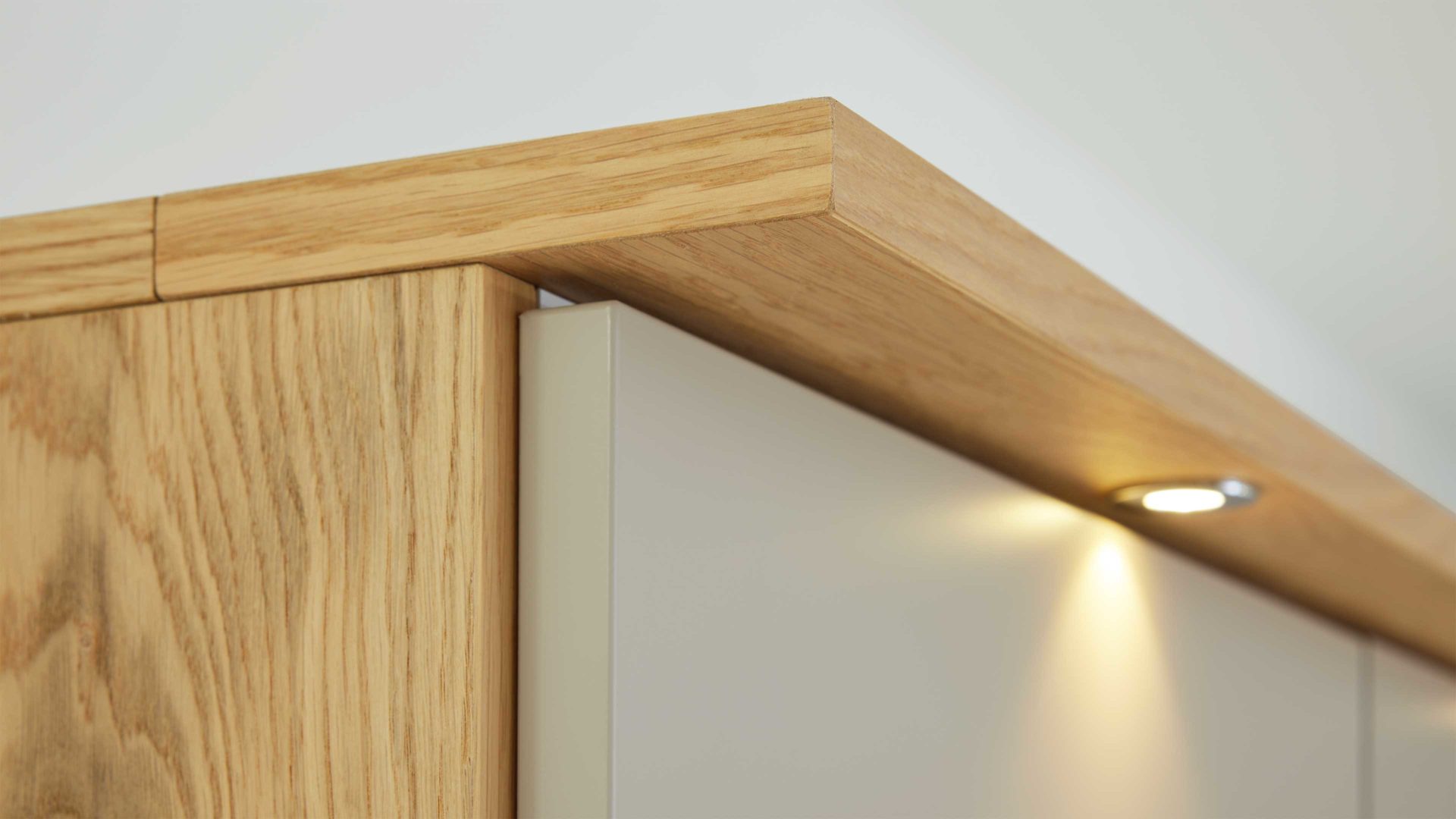 Möbelbeleuchtung Interliving aus Kunststoff in Weiß Interliving Kleiderschrank Serie 1207 – Power-LED 90340 ein Anbau-Spot