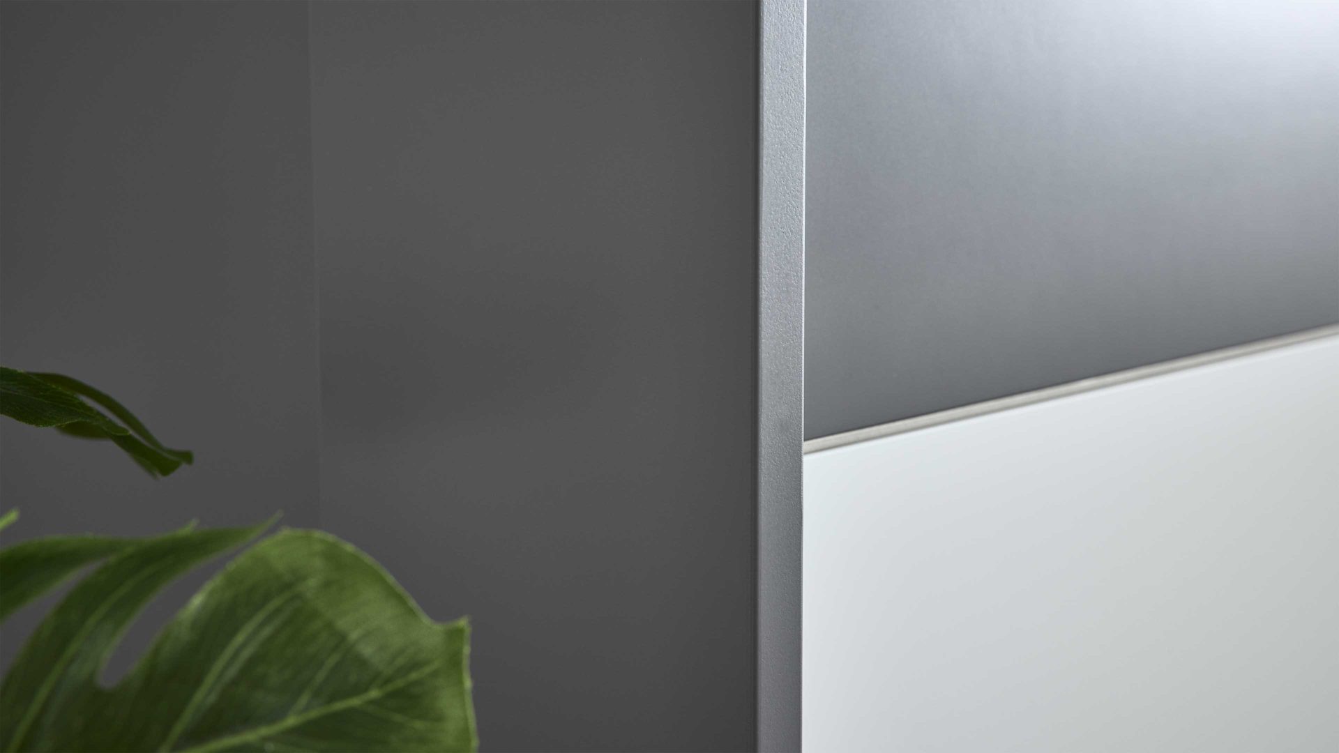 Passepartout Interliving aus Holz in Dunkelgrau Interliving Kleiderschrank Serie 1207 – Passepartout Manhattan - für ca. 300 cm Breite