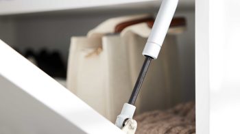 Schuhschrank Interliving aus Holz in Weiß Interliving Garderobe Serie 6012 - Schuhschrank INL-202 weißer Mattlack & Steineiche - eine Schublade, zwei Klappen, Breite ca. 120 cm