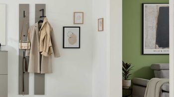 Wandgarderobe Interliving aus Holz in Hellgrau Interliving Garderobe Serie 6012 - Wandgarderobe graubeiger Mattlack - ca. 20 x 180 cm