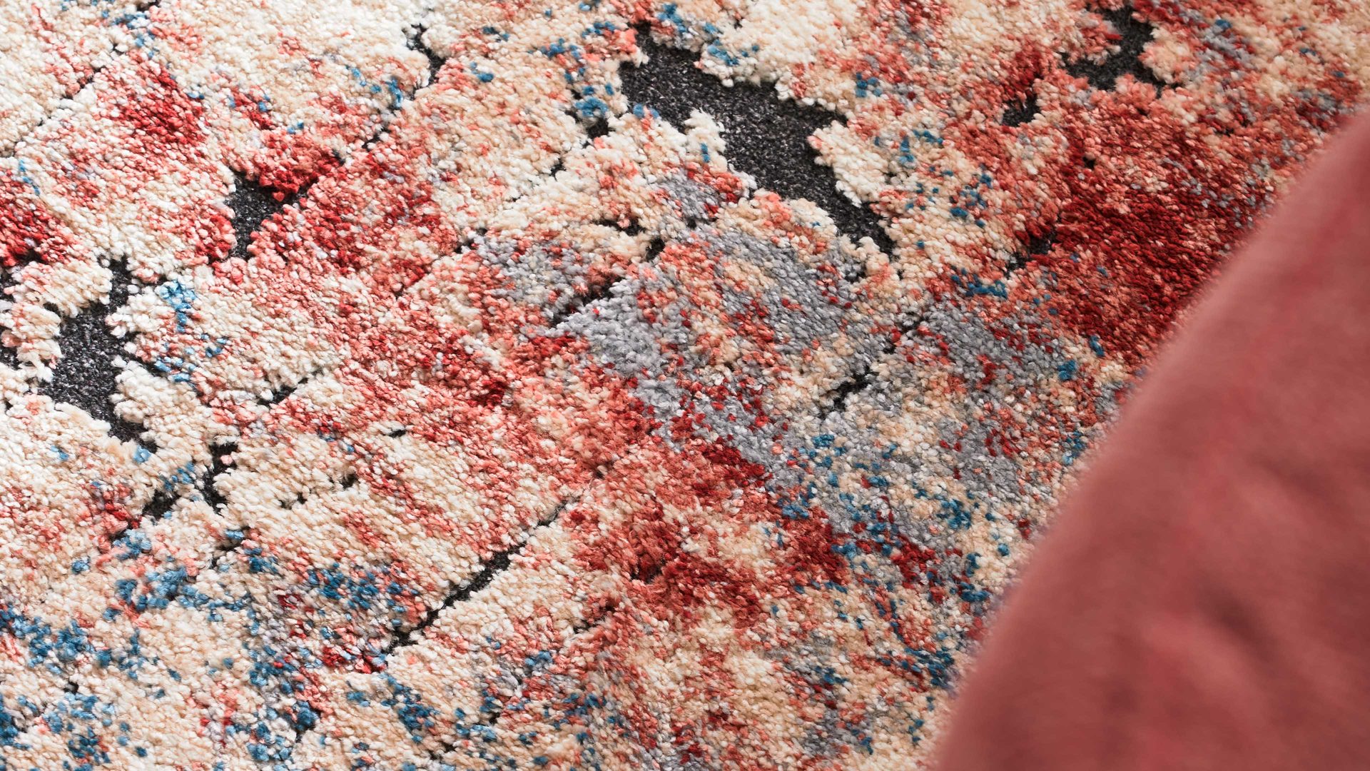 Webteppich Interliving aus Kunstfaser in Beige Interliving Teppich Serie L-8800 Creme-Rot-Blau – ca. 65 x 130 cm