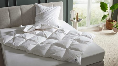 Betten-Set Interliving aus Stoff in Weiß Interliving Betten-Set Serie 9211 - Daunenkissen und -decke Federn & Daunen, zweiteilig - ca. 135 x 200 cm