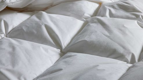 Betten-Set Interliving aus Stoff in Weiß Interliving Betten-Set Serie 9211 - Daunenkissen und -decke Federn & Daunen, zweiteilig - ca. 135 x 200 cm