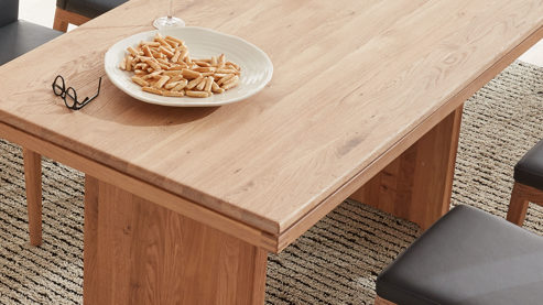 Esstisch Decker aus Holz in Holzfarben DECKER Massivholztisch Volterra Plus als Esszimmermöbel biancofarbene Wildeiche – ca. 130 x 80 cm