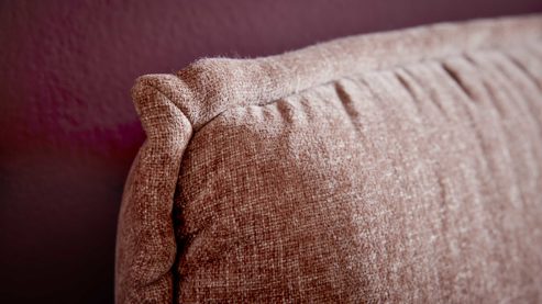 Boxspringbett Interliving aus Stoff in Rosa Interliving Boxspringbett Serie 1420 sienfarbene Chenille Toni & Wildeichefüße - Liegefläche ca. 180 x 200 cm