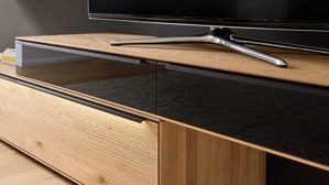 Lowboard Interliving aus Holz in Holzfarben Interliving Wohnzimmer Serie 2033 - Lowboard dunkelgraues Glas & Asteiche - zwei Schubladen, Länge ca. 182 cm