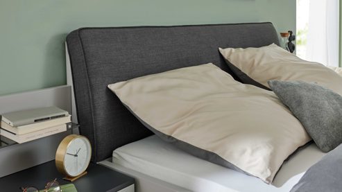 Bettgestell Interliving aus Holz in Grau Interliving Kleiderschrank Serie 1207  Bettgestell 864394 Satingrau & anthrazitfarbener Bezug Stone - Liegefläche ca. 180 x 200 cm
